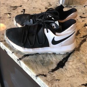 KD Nike tennis shoes. Size youth 1.
